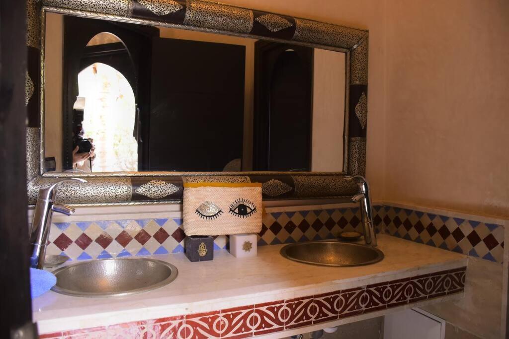 Capstay In Secure Marrakesch