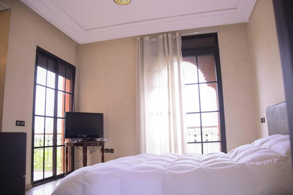 Capstay In Secure Marrakesch