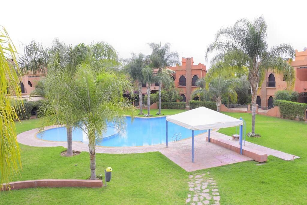 Capstay In Secure Marrakesch