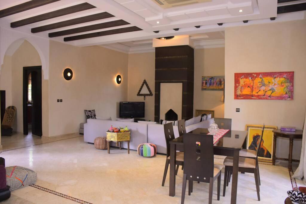 Capstay In Secure Villa Marrakesch